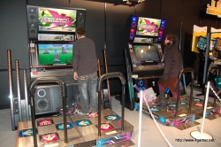 画像ギャラリー No.043のサムネイル画像 / 3D立体視対応筐体の「METAL GEAR ARCADE」，初音ミクが歌う「Project DIVA ARCADE」，「ラブプラス」プライズアイテムなどを見つけた，AOU2010 アミューズメント・エキスポレポート