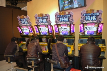 画像ギャラリー No.046のサムネイル画像 / 3D立体視対応筐体の「METAL GEAR ARCADE」，初音ミクが歌う「Project DIVA ARCADE」，「ラブプラス」プライズアイテムなどを見つけた，AOU2010 アミューズメント・エキスポレポート