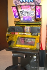画像ギャラリー No.047のサムネイル画像 / 3D立体視対応筐体の「METAL GEAR ARCADE」，初音ミクが歌う「Project DIVA ARCADE」，「ラブプラス」プライズアイテムなどを見つけた，AOU2010 アミューズメント・エキスポレポート