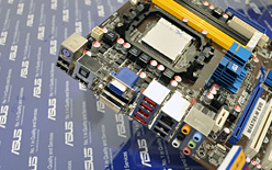 画像ギャラリー No.009のサムネイル画像 / ASUS,COMPUTEXで展示予定の新型マザーボードを公開。RS785Gに,ROGの新作も