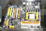 画像ギャラリー No.013のサムネイル画像 / CeBIT 2010会場に展示されたAMD 8マザーボード一斉チェック。最大の話題は“コア数アンロック機能”