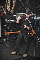 画像ギャラリー No.008のサムネイル画像 / 石元丈晴氏率いるThe Death Marchが「A-EAST」ならぬ「O-WEST」に登場。「すばらしきこのせかい」のライブイベントレポート