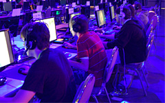 画像ギャラリー No.008のサムネイル画像 / ［NVISION 08＃09］LANパーティ「GeForce LAN」，36時間連続プレイでギネス世界記録を達成