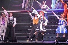 画像ギャラリー No.012のサムネイル画像 / 紐育星組が新曲を引っさげて帰ってきた！　織姫，レニ，ラチェットもステージに立った，「サクラ大戦 紐育星組ライブ2011 〜星を継ぐもの〜」ゲネプロ観覧レポート