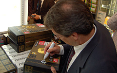 画像ギャラリー No.014のサムネイル画像 / CEATEC JAPANに初出展のAMDが次世代モバイルGPUを展示。ATI Radeon HD 4600の品不足は「PCB製造の遅れ」が原因と明らかに
