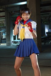画像ギャラリー No.007のサムネイル画像 / 「ストリートファイターIV」のテレビCFは高田光莉さん演じる「さくら」が主役！　撮影現場の様子をお届け