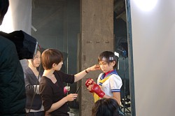 画像ギャラリー No.017のサムネイル画像 / 「ストリートファイターIV」のテレビCFは高田光莉さん演じる「さくら」が主役！　撮影現場の様子をお届け