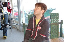 画像ギャラリー No.019のサムネイル画像 / 「ストリートファイターIV」のテレビCFは高田光莉さん演じる「さくら」が主役！　撮影現場の様子をお届け
