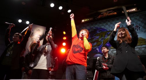 画像ギャラリー No.034のサムネイル画像 / 待望のアーケード版「スーパーストリートファイターIV」も正式発表！　2010年最強のプレイヤーが決定した「ストリートファイターIV 全国大会」レポート