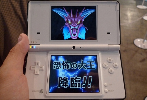画像ギャラリー No.002のサムネイル画像 / ［TGS 2009］スクエニブースに噂の魔王とスペシャルゲストが！「ドラクエIX」データのサプライズ配信中！