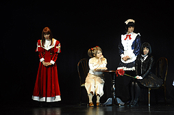 画像ギャラリー No.009のサムネイル画像 / ロベリアを軸にしたストーリーが展開。本日より公演が始まった舞台，「サクラ大戦　巴里花組ショウ2014 〜ケセラセラ・パリ〜」のゲネプロをレポート