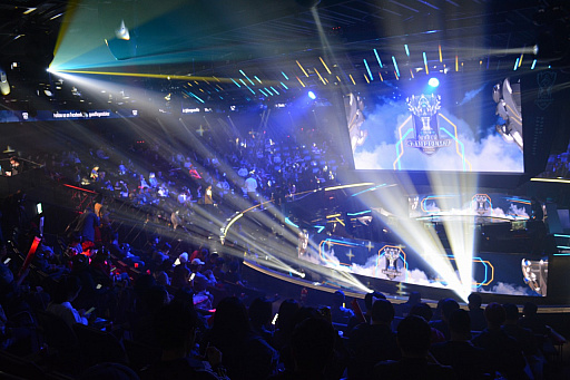 画像ギャラリー No.001のサムネイル画像 / 「リーグ・オブ・レジェンド」の世界大会「World Championship 2018」初日をレポート。逆転に次ぐ逆転で,DFMは惜しくも1勝1敗