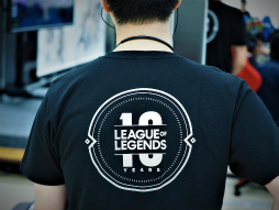画像ギャラリー No.002のサムネイル画像 / 「リーグ・オブ・レジェンド」10周年感謝祭レポート。Riot Gamesが手がける格闘ゲームやデジタルカードゲーム,アニメシリーズなど新情報が続々