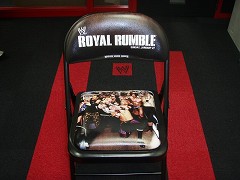 画像ギャラリー No.003のサムネイル画像 / 「WWE2009 SmackDown vs RAW」を買うと公式チェアが当たる