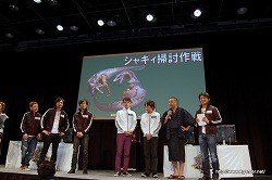 画像ギャラリー No.033のサムネイル画像 / 「モンスターハンターフェスタ’09」グランドフィナーレを飾った“狩王決定戦”決勝大会のレポートをお届け