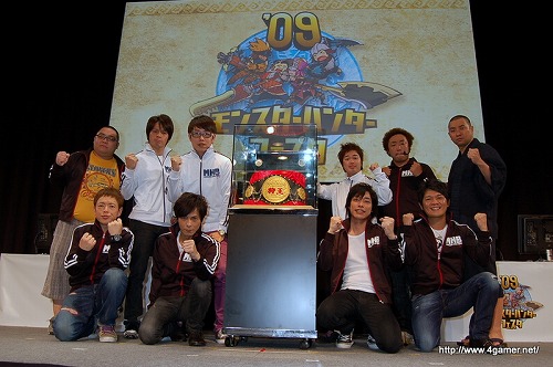 画像ギャラリー No.047のサムネイル画像 / 「モンスターハンターフェスタ’09」グランドフィナーレを飾った“狩王決定戦”決勝大会のレポートをお届け