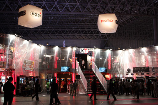 画像ギャラリー No.003のサムネイル画像 / ［TGS 2009］ブースレポート：テクモ編――ブースガールの衣装がセクシーすぎる“テクモ側”を見てみよう