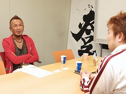 画像ギャラリー No.005のサムネイル画像 / 「龍が如く」の名越稔洋総合監督に，仕事術や次回作のことを聞いた――男色ディーノが。