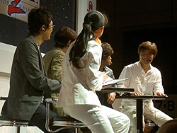 画像ギャラリー No.006のサムネイル画像 / ［TGS 2008＃071］やっぱり古谷徹氏がゲスト参加した「ガンダム・ファイト スペシャルステージ」レポート