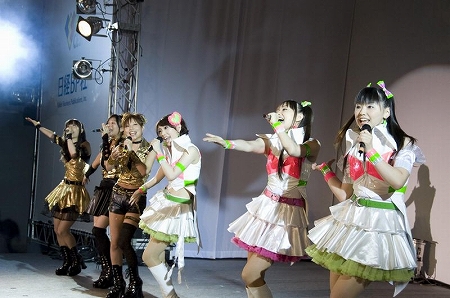 画像ギャラリー No.005のサムネイル画像 / ［TGS 2008＃073］TGS 2008メインステージで「765プロダクション新曲発表会」が開催。新曲や新情報がお披露目