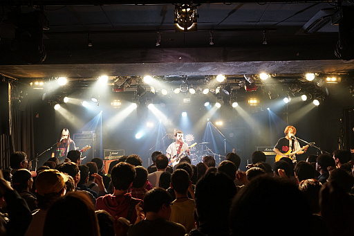 画像ギャラリー No.035のサムネイル画像 / 「超兄貴」25周年を祝したライブ「超兄貴祭」をレポート。マッチョマンが猛り,うみにんが踊り,皆でフロントダブルバイセップスした