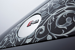 画像ギャラリー No.003のサムネイル画像 / 「FFXV」×Audiコラボの「The Audi R8 Star of Lucis」が限定1台で抽選販売へ。“KINGSGLAIVE”に登場したルシス王国の公用車を完全再現