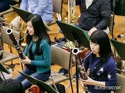 画像ギャラリー No.015のサムネイル画像 / 作曲家・下村陽子氏の30周年記念コンサートのリハーサルをレポート。50曲以上の名曲がフルオーケストラ&混声合唱で生まれ変わる