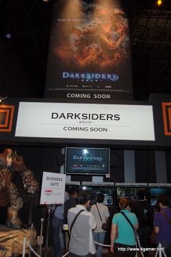 画像ギャラリー No.001のサムネイル画像 / ［TGS 2009］巨大な剣で邪悪な陰謀を打ち砕け！　「DARKSIDERS 〜審判の時〜」の直撮りプレイムービーを4GamerにUp