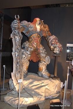 画像ギャラリー No.002のサムネイル画像 / ［TGS 2009］巨大な剣で邪悪な陰謀を打ち砕け！　「DARKSIDERS 〜審判の時〜」の直撮りプレイムービーを4GamerにUp