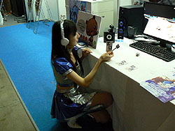 画像ギャラリー No.003のサムネイル画像 / ［TGS 2008＃109］Webカメラ越しに女の子が現れる？　ユニークな実験的ソフト「電脳フィギュア ARis」が10月19日発売