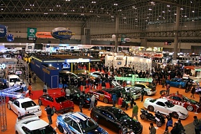 画像ギャラリー No.001のサムネイル画像 / 「TOKYO AUTO SALON 2009 with NAPAC」スパイクブースで，X360/PS3「Midnight Club: Los Angeles」を試遊してきた