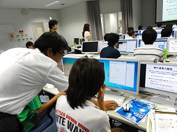 画像ギャラリー No.010のサムネイル画像 / ガンバレ高校生,NVIDIAと東京工業大学がスーパーコンピュータ「TSUBAME2.0」を使った「高校生のためのCUDAサマーキャンプ」を開催