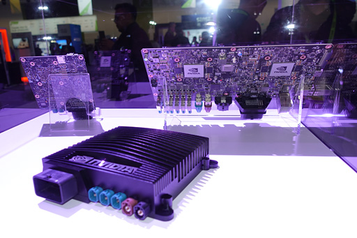 画像ギャラリー No.006のサムネイル画像 / ［GTC 2017］安全が保証される理想郷，それとも総監視社会？ NVIDIAのAI技術「Metropolis」はSF映画的な人物認識技術を現実世界にもたらす
