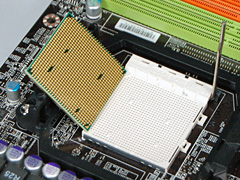 画像ギャラリー No.002のサムネイル画像 / 「AM3時代」開幕。AMD，AM3パッケージのPhenom II X4/X3を発表