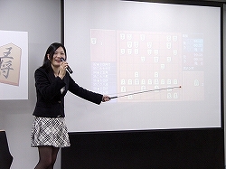 画像ギャラリー No.013のサムネイル画像 / 最強の思考ルーチンとの対局がPSPで楽しめる。「最強将棋BONANZA」発売記念イベントレポート