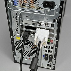 画像ギャラリー No.009のサムネイル画像 / 【PR】HP Pavilion Desktop PC HPE-360jp/CT&トリプルディスプレイが実現する圧倒的な臨場感を,アイドリング!!!の大川 藍さんが絶叫しながら体験