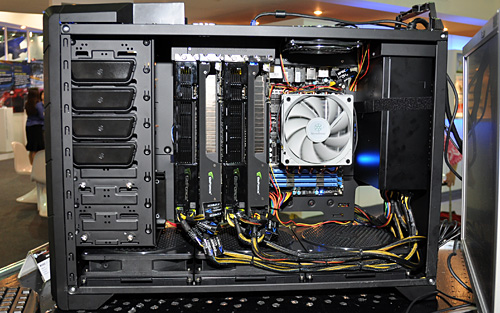 画像ギャラリー No.004のサムネイル画像 / ［COMPUTEX］SilverStone，ゲーマー向けPCケースの第2弾「RV02」を公開。マザーボードを90度回転させて搭載する筐体がコンパクトに