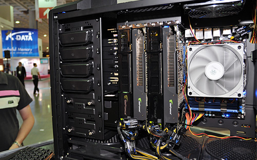画像ギャラリー No.010のサムネイル画像 / ［COMPUTEX］SilverStone，ゲーマー向けPCケースの第2弾「RV02」を公開。マザーボードを90度回転させて搭載する筐体がコンパクトに