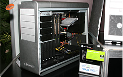 画像ギャラリー No.011のサムネイル画像 / ［COMPUTEX］SilverStone，ゲーマー向けPCケースの第2弾「RV02」を公開。マザーボードを90度回転させて搭載する筐体がコンパクトに
