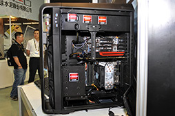 画像ギャラリー No.003のサムネイル画像 / ［COMPUTEX］SilverStone，ゲーマー向けPCケース「Raven RV04」など，今年もユニークなPCケースを公開