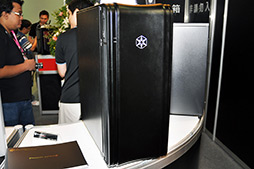 画像ギャラリー No.005のサムネイル画像 / ［COMPUTEX］SilverStone，ゲーマー向けPCケース「Raven RV04」など，今年もユニークなPCケースを公開