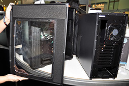 画像ギャラリー No.007のサムネイル画像 / ［COMPUTEX］SilverStone，ゲーマー向けPCケース「Raven RV04」など，今年もユニークなPCケースを公開