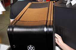 画像ギャラリー No.014のサムネイル画像 / ［COMPUTEX］SilverStone，ゲーマー向けPCケース「Raven RV04」など，今年もユニークなPCケースを公開