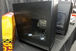 画像ギャラリー No.008のサムネイル画像 / Silverstone製ゲーマー向けPCケース「Raven RV05」は5月下旬以降に発売。Mini-ITXケース「Raven Z RVZ01」の1000台限定カラーも披露