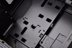 画像ギャラリー No.015のサムネイル画像 / マザーを90度傾けるSilverStone製ゲーム用PCケース「Raven 5」が発売