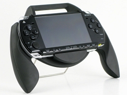 画像ギャラリー No.001のサムネイル画像 / PSP用グリップ「Black Falcon」,「北斗の拳 ラオウ外伝」の推奨製品に