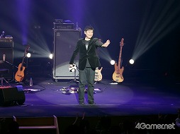 画像ギャラリー No.031のサムネイル画像 / 全編これイトケン節！　バトル曲から「下水道」までがバンド演奏。「サガ」シリーズ新作についての言及もあった，「One Night Re:Birth Again」の詳細をレポート