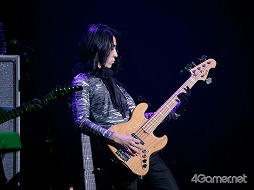 画像ギャラリー No.041のサムネイル画像 / 全編これイトケン節！　バトル曲から「下水道」までがバンド演奏。「サガ」シリーズ新作についての言及もあった，「One Night Re:Birth Again」の詳細をレポート