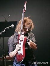 画像ギャラリー No.042のサムネイル画像 / 全編これイトケン節！　バトル曲から「下水道」までがバンド演奏。「サガ」シリーズ新作についての言及もあった，「One Night Re:Birth Again」の詳細をレポート