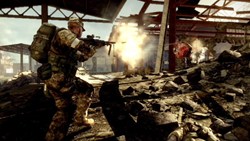 画像ギャラリー No.006のサムネイル画像 / 壁が吹き飛び銃弾が飛び交う，あの戦場を駆け巡れ。「バトルフィールド：バッドカンパニー2」，いよいよ明日3月11日発売